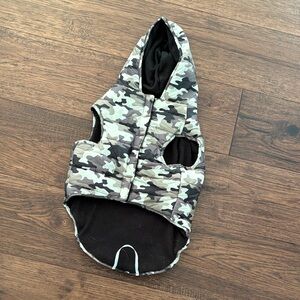Camouflage Hooded Puffer Coat Vest for Dogs (Size Large)